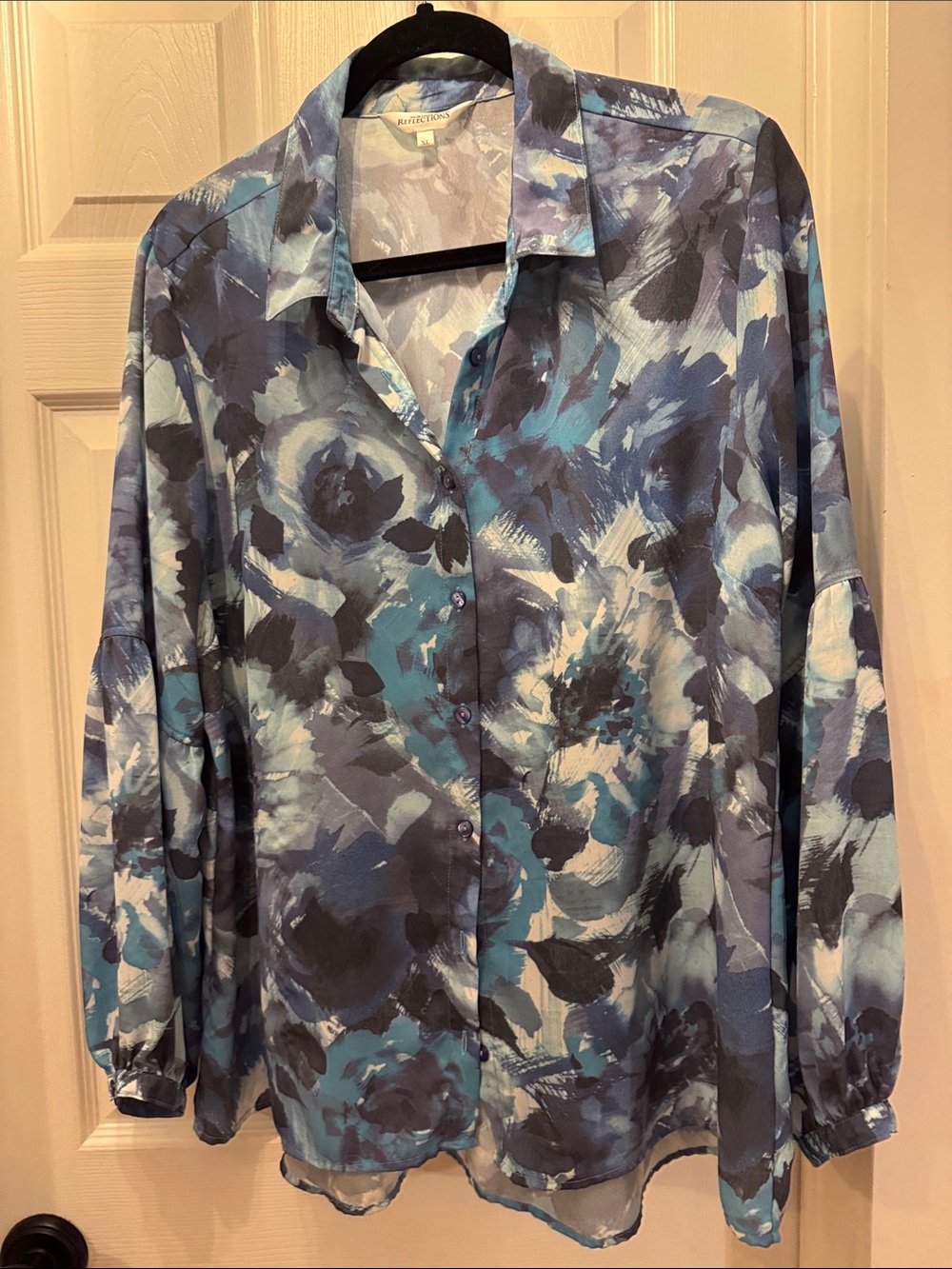Northern Reflections Blue and Gray Abstract Floral Button-Down Shirt